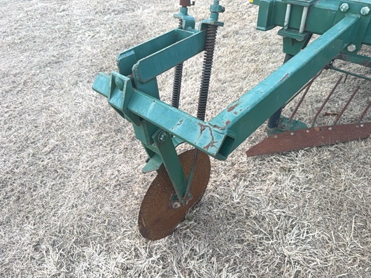 kmc-6-38-(6row-on-38”-only)-peanut-digger/inverter-image-7