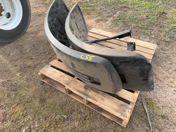 pair-of-john-deere-front-wheel-shields-(four-bolt-connection)-image-13