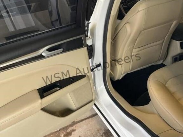 2016-ford-fusion-hybrid-sdn-image-26