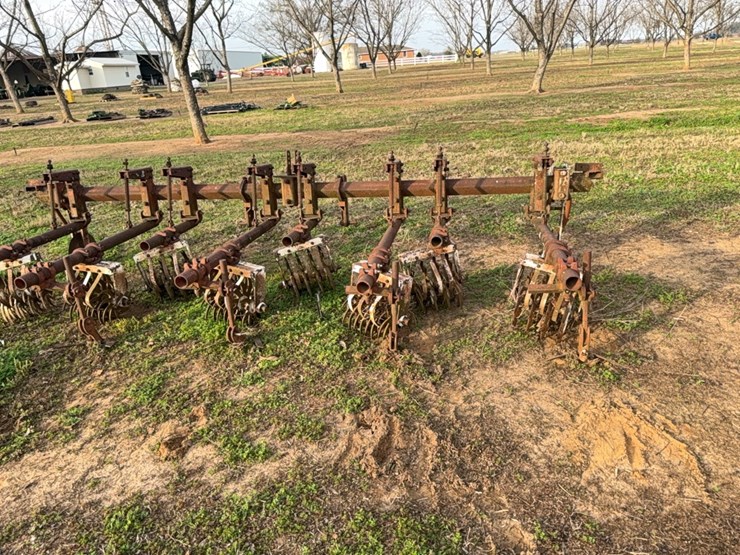 lilliston-4-row-rolling-cultivator-on-38”-rows-image-31