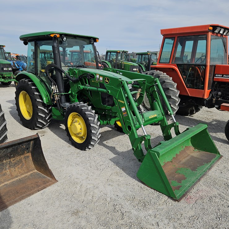 JOHN DEERE 5075E