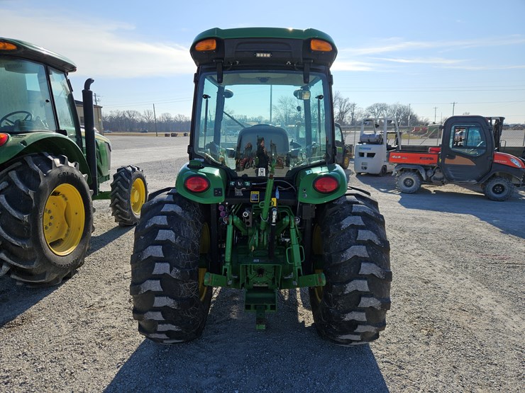 2014-john-deere-4044r-image-11