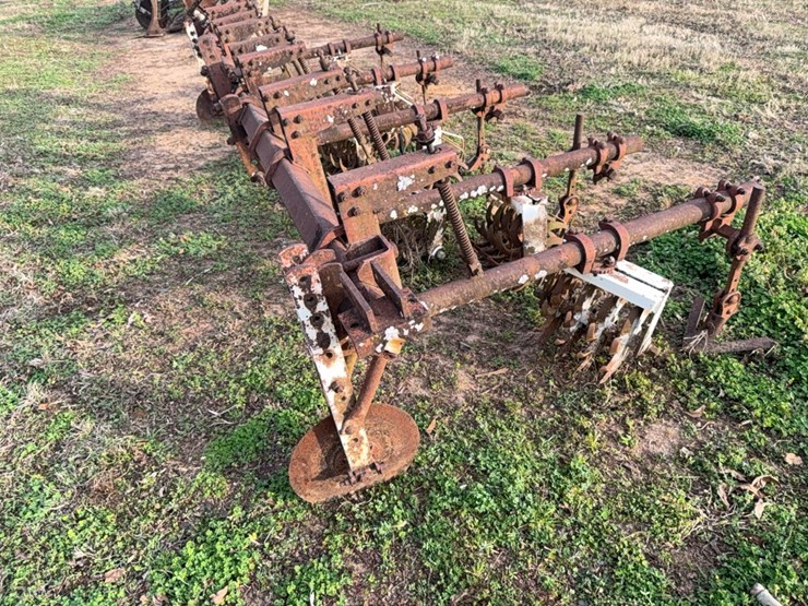 lilliston-4-row-rolling-cultivator-on-38”-rows-image-15