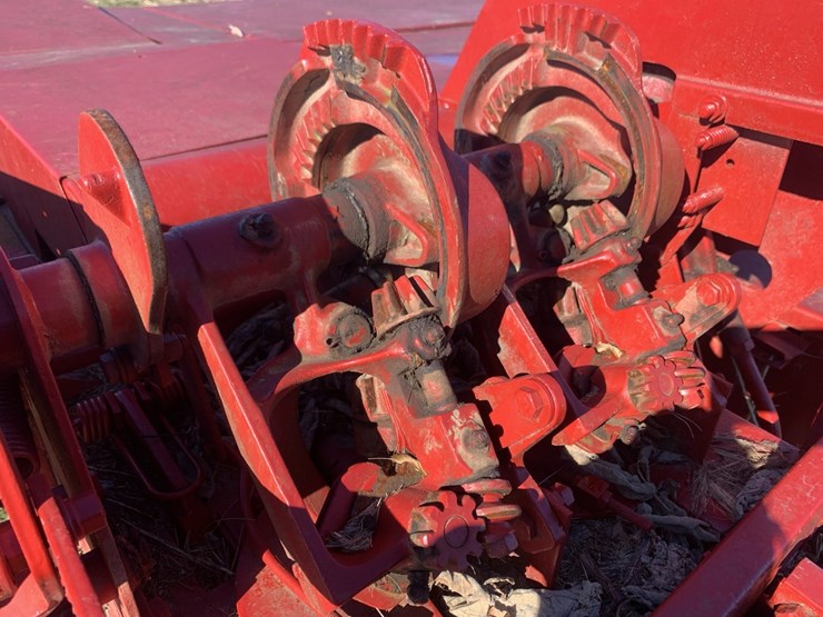 new-holland-273-image-10