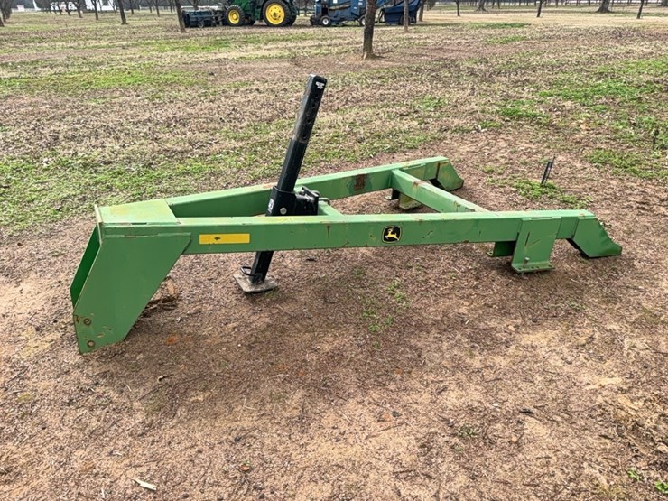 john-deere-implement-tongue-with-jack-image-1