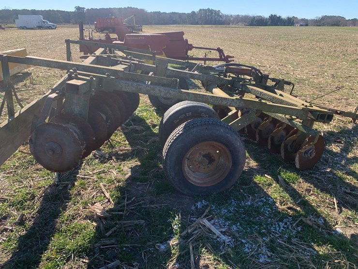 massey-ferguson-520-image-8