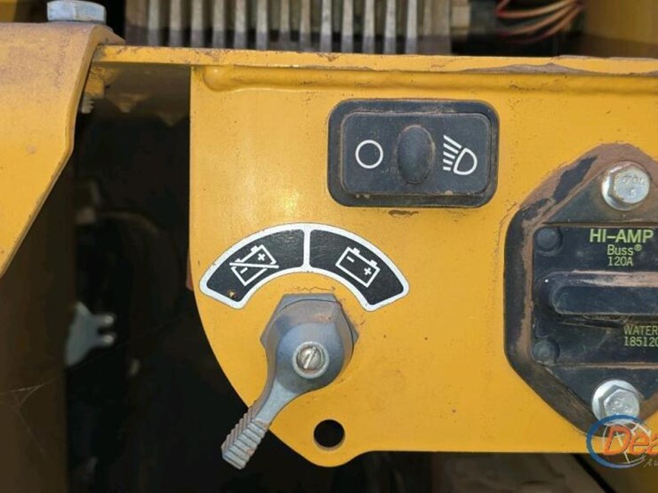 2016-deere-550k-image-30