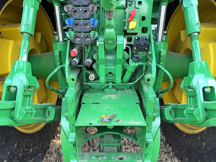2022-john-deere-8r-410-image-37