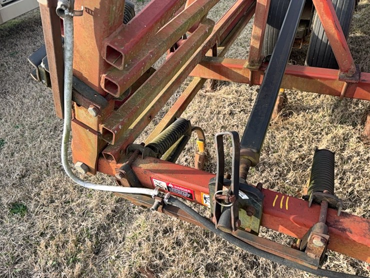 case-ih-tiger-mate-￼-field-cultivator-image-78