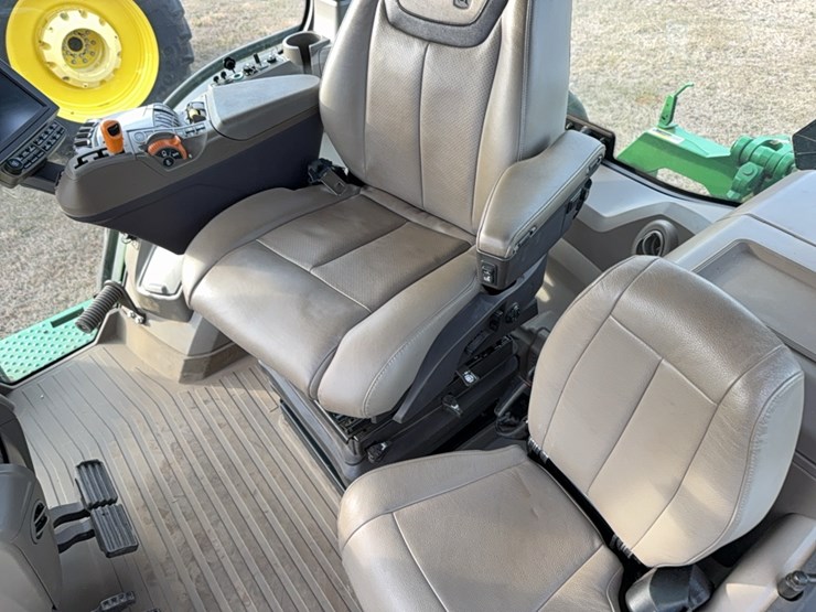 2022-john-deere-8r-410-image-54