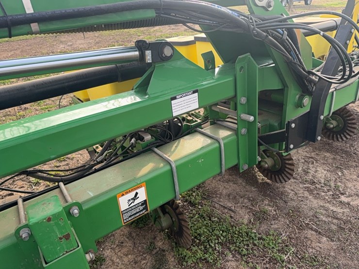 john-deere-1725-image-29