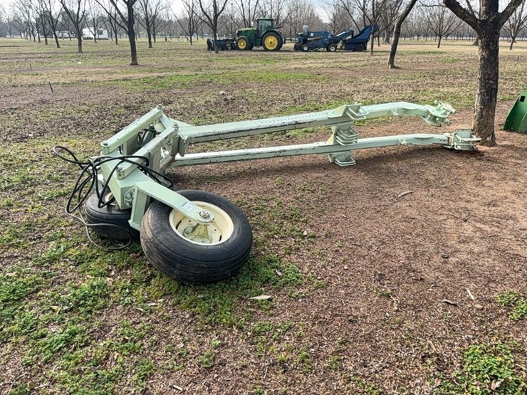 kmc---lift-assist-wheels-image-16