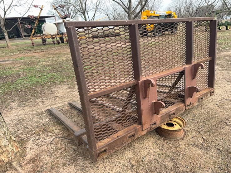 limb-forks-with-brush-guard-set-up-for-john-deere-loader-image-8