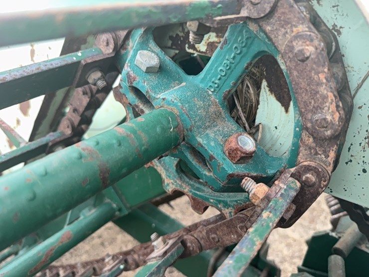 kmc-6-38-(6row-on-38”-only)-peanut-digger/inverter-image-42