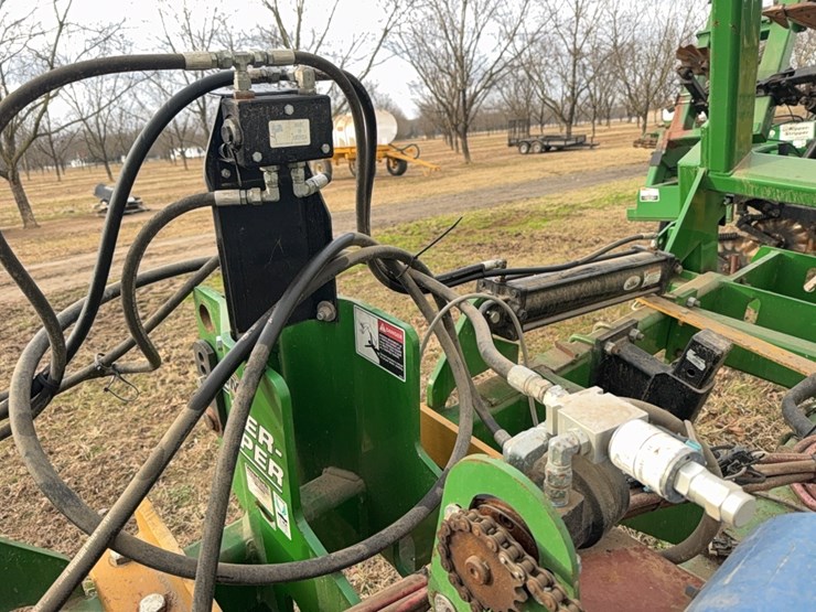 unverferth-ripper-stripper-image-10