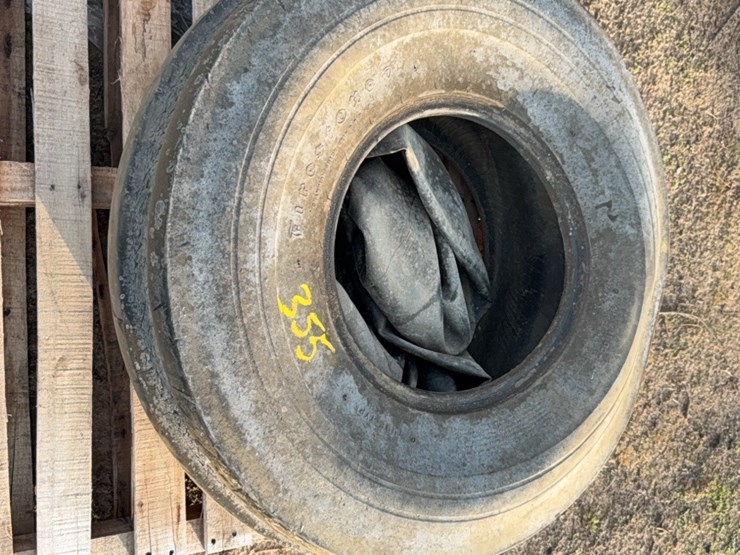 11.00–16-tractor-tire-￼-image-1