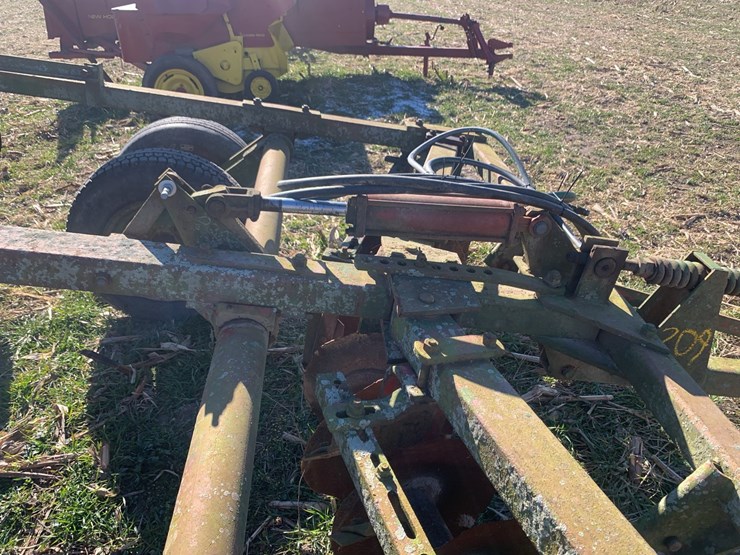 massey-ferguson-520-image-9