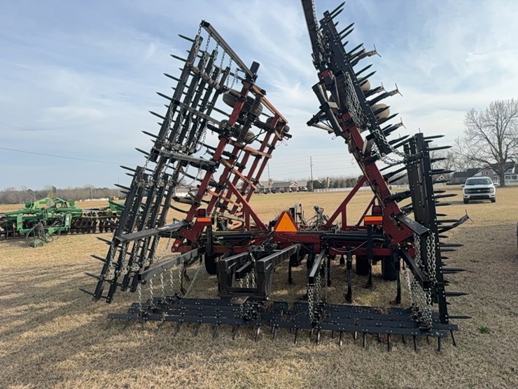 case-ih-tiger-mate-￼-field-cultivator-image-37
