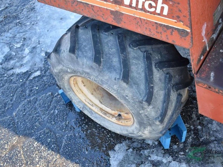 ditch-witch-350sx-image-6