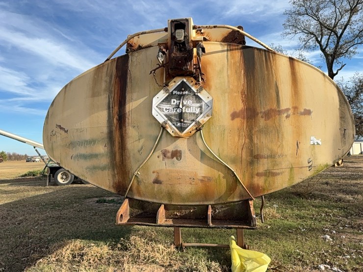 1968-us-army-semi-trailer-liquid-tanker-5000-gallon-image-3