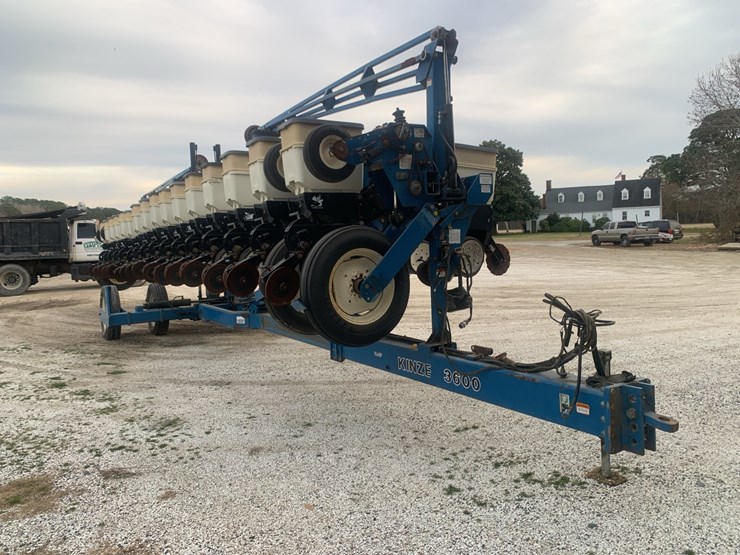 kinze-3600-image-3