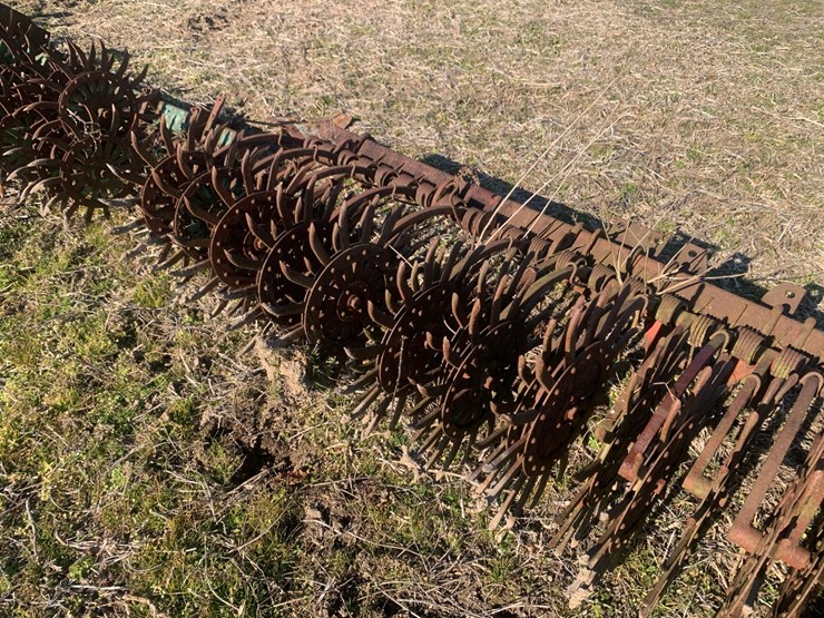 caterpillar-12-image-7