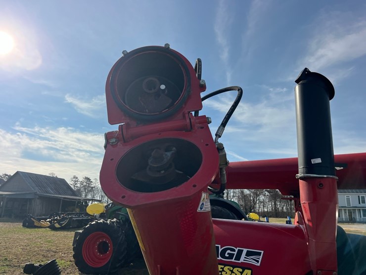 agi-grain-vac,-looks-like-new,-call-252-943-4231-with-questions-image-6