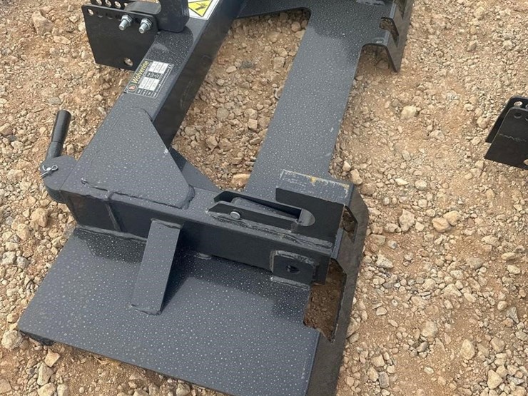 wolverine-pt-1601c-skid-steer-quick-attach-image-1