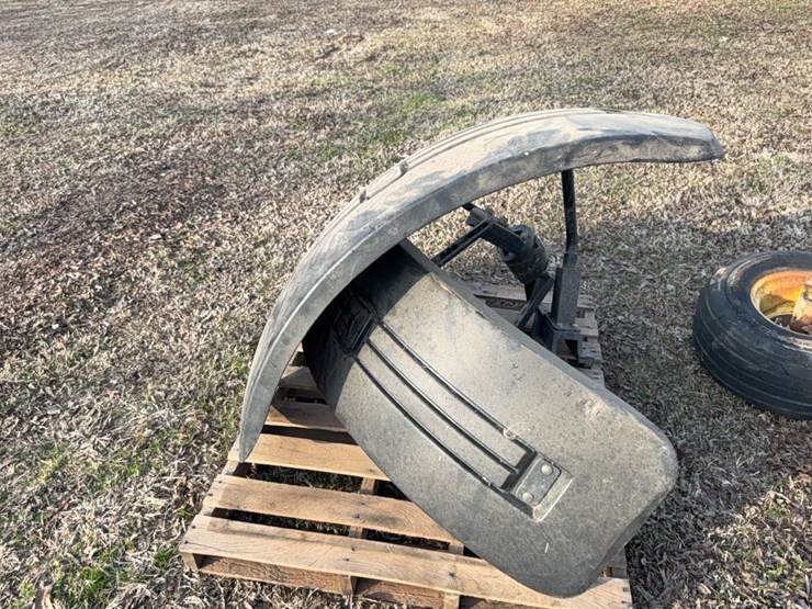 2--john-deere-fenders-(non-matching-both-different)-image-10