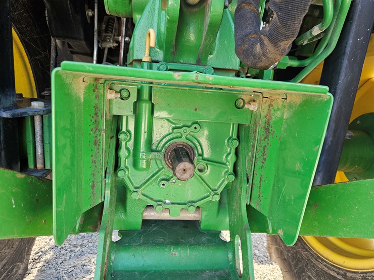2014-john-deere-4044r-image-14