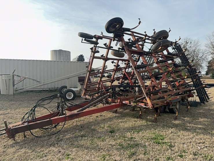 case-ih-tiger-mate-￼-field-cultivator-image-4