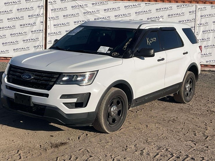 2016-ford-explorer-image-1