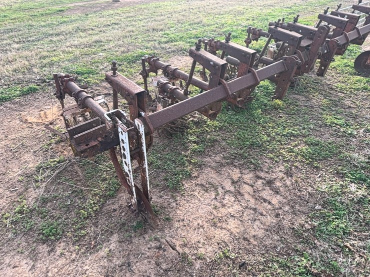 lilliston-4-row-rolling-cultivator-on-38”-rows-image-4