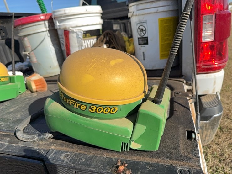 starfire-3000-receiver-with-rtk-radio-￼-image-5