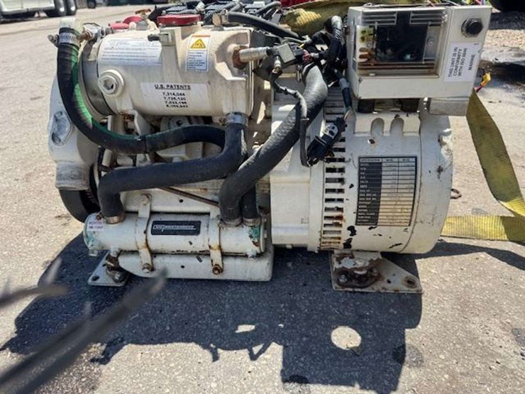 westerbeke-6ekod-cp1-6kw-marine-generator-image-3