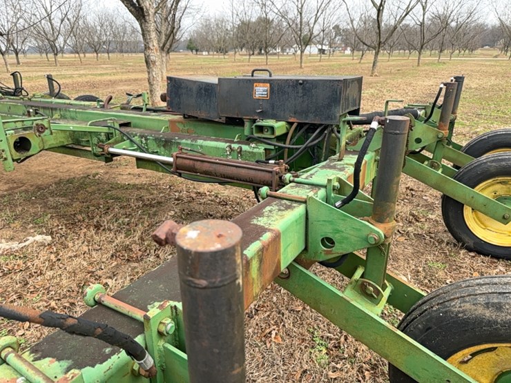 john-deere-7300-image-21