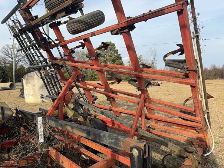 case-ih-tiger-mate-￼-field-cultivator-image-73