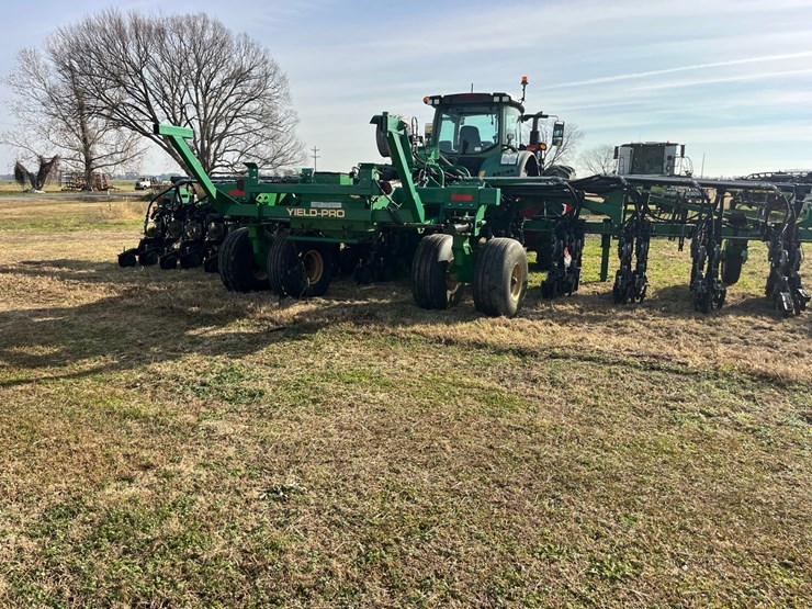 12-row-twin-row-great-plains-planter-image-2
