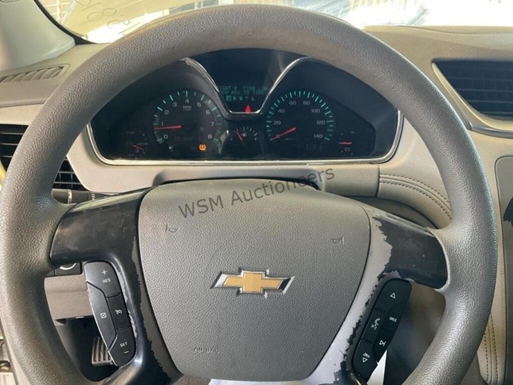 chevrolet-traverse-ls-image-17