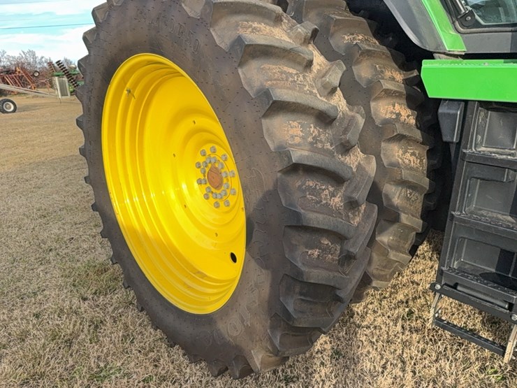 2022-john-deere-8r-410-image-46