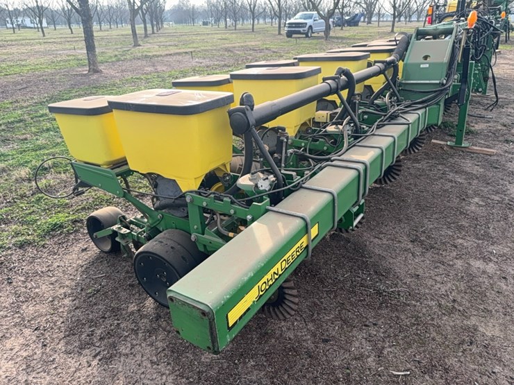 john-deere-1725-image-15