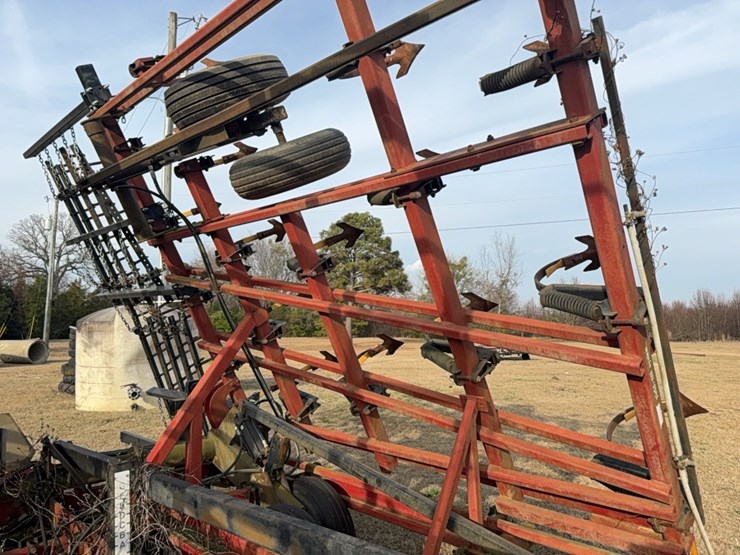 case-ih-tiger-mate-￼-field-cultivator-image-72