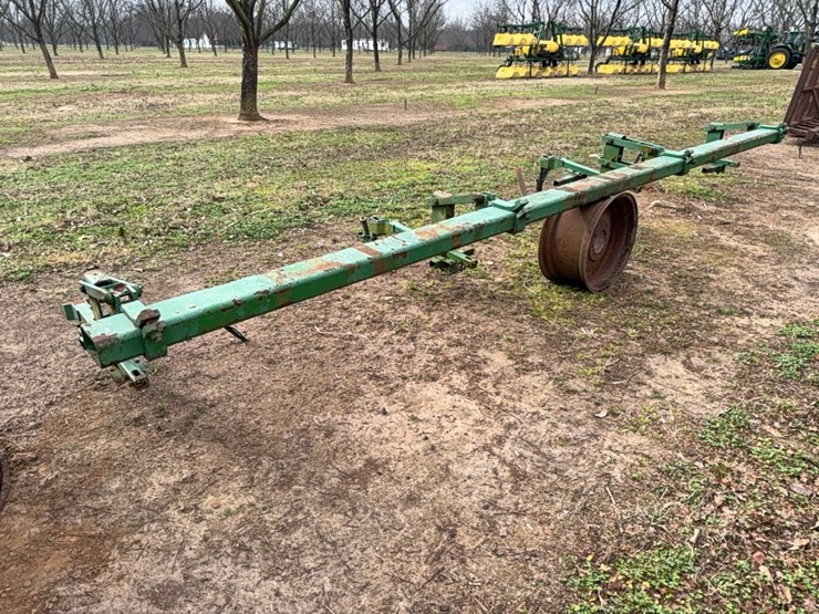 john-deere-cultivator-with-no-three-point-hitch-with-four-cultivator-units-image-1