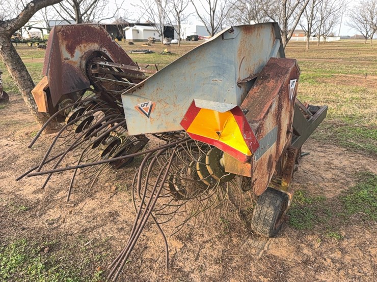 uft-2-row-peanut-digger/inverter-image-28