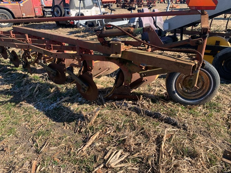 international-560-image-5