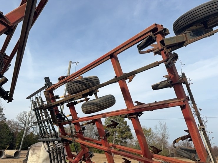 case-ih-tiger-mate-￼-field-cultivator-image-69