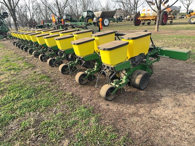 john-deere-1725-image-5