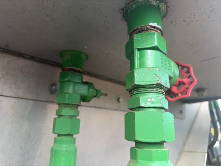 newton-crouch-spreader-cart-image-55