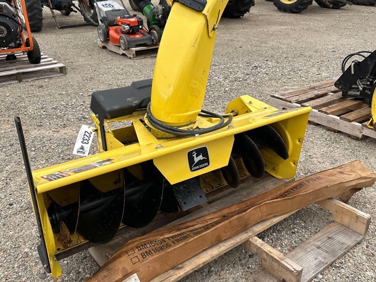 2233---john-deere-snowblower---46"-image-1