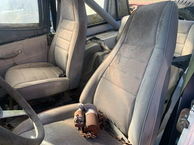 1989-jeep-wrangler-image-11